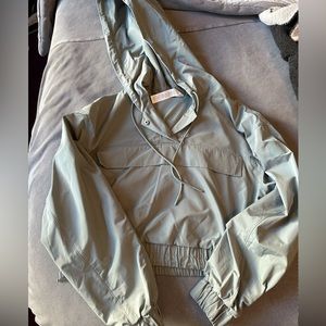 Alo cropped waterproof hoodie